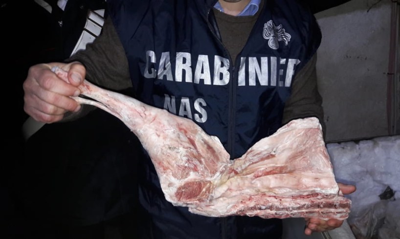 paternò mattatoio abusivo