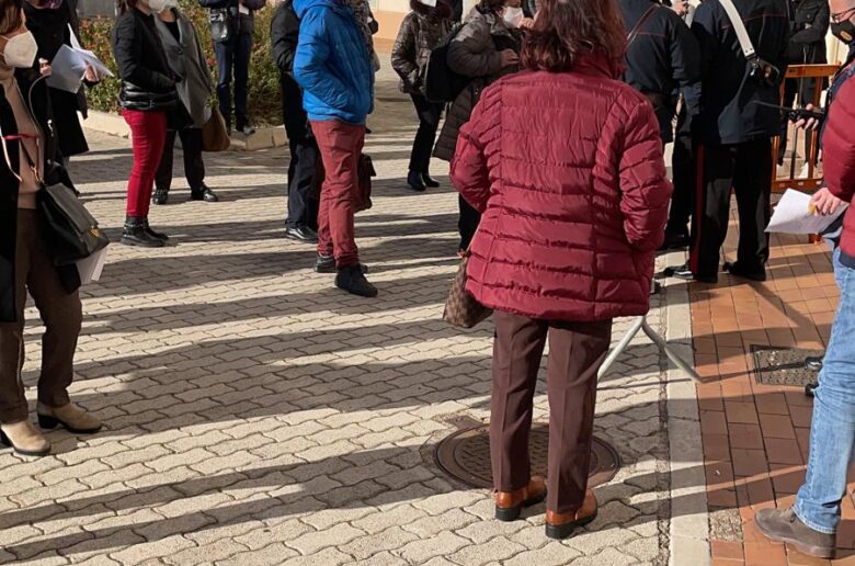 a27ac86e-ef1e-422d-8d93-894c43287854