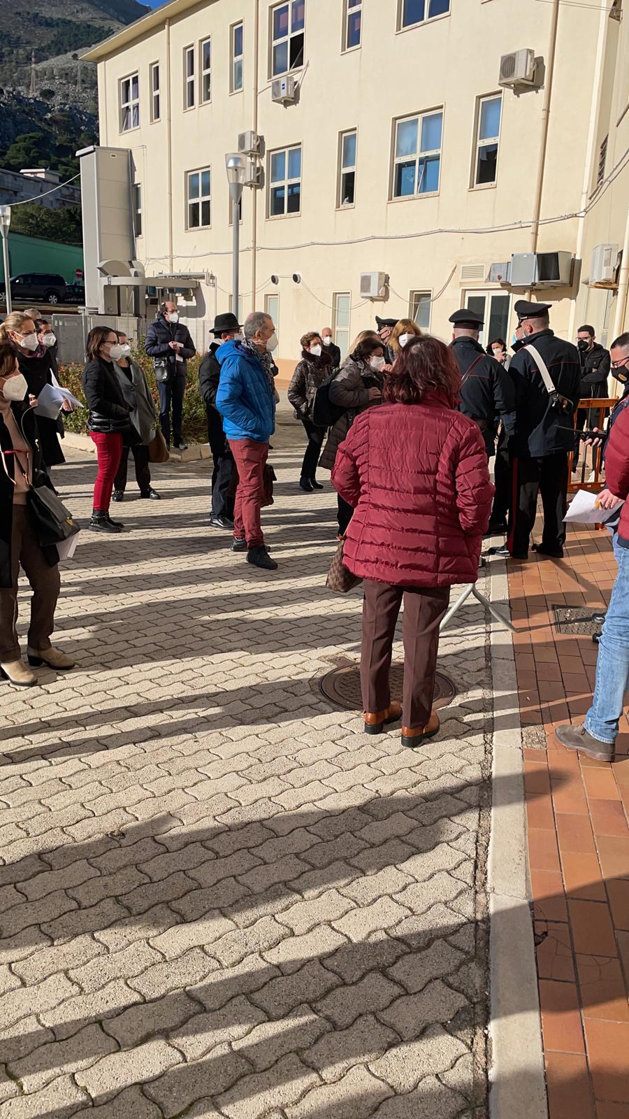 a27ac86e-ef1e-422d-8d93-894c43287854