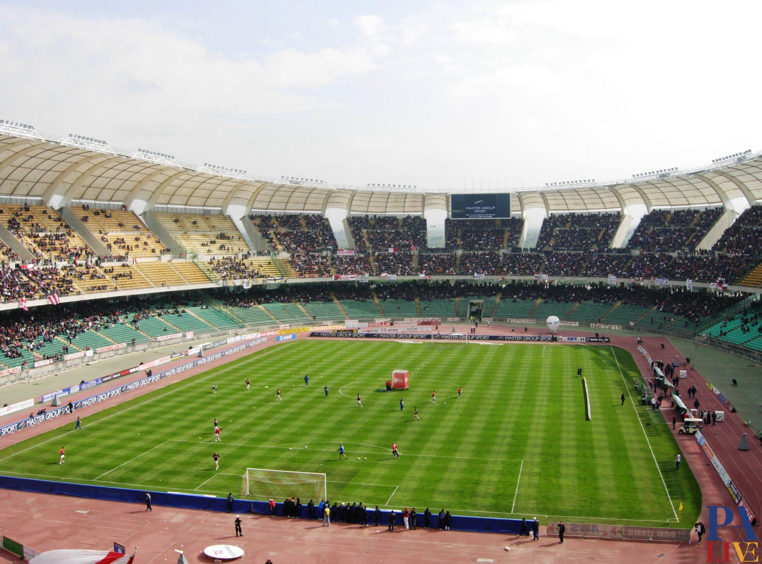 Stadio_San_Nicola_Bari_creativecommonwikipedia