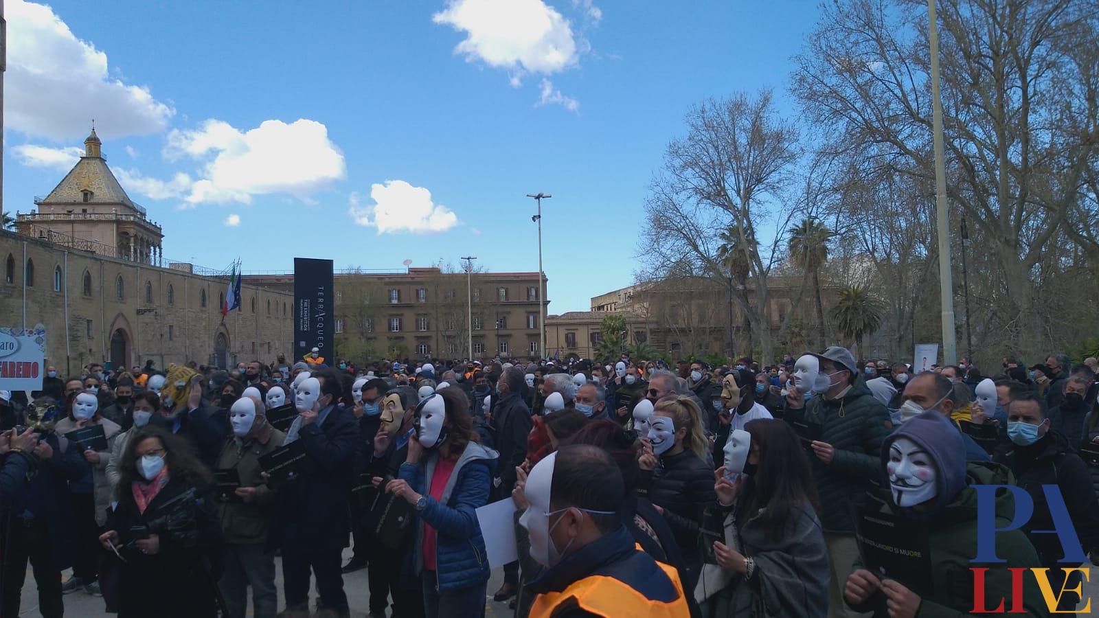 Palermo, sciopero a Palazzo dei Normanni