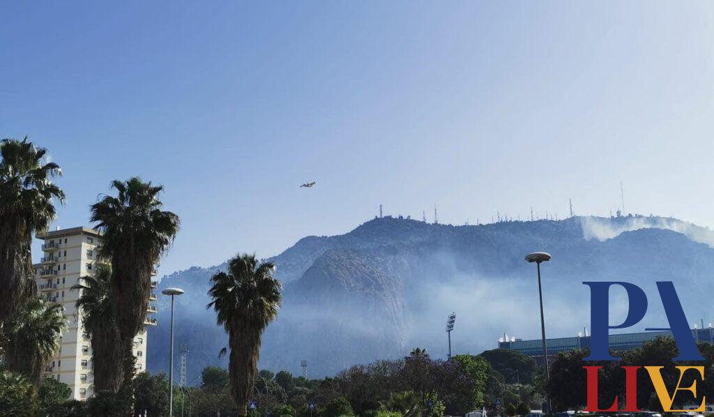 fiamme Monte Pellegrino