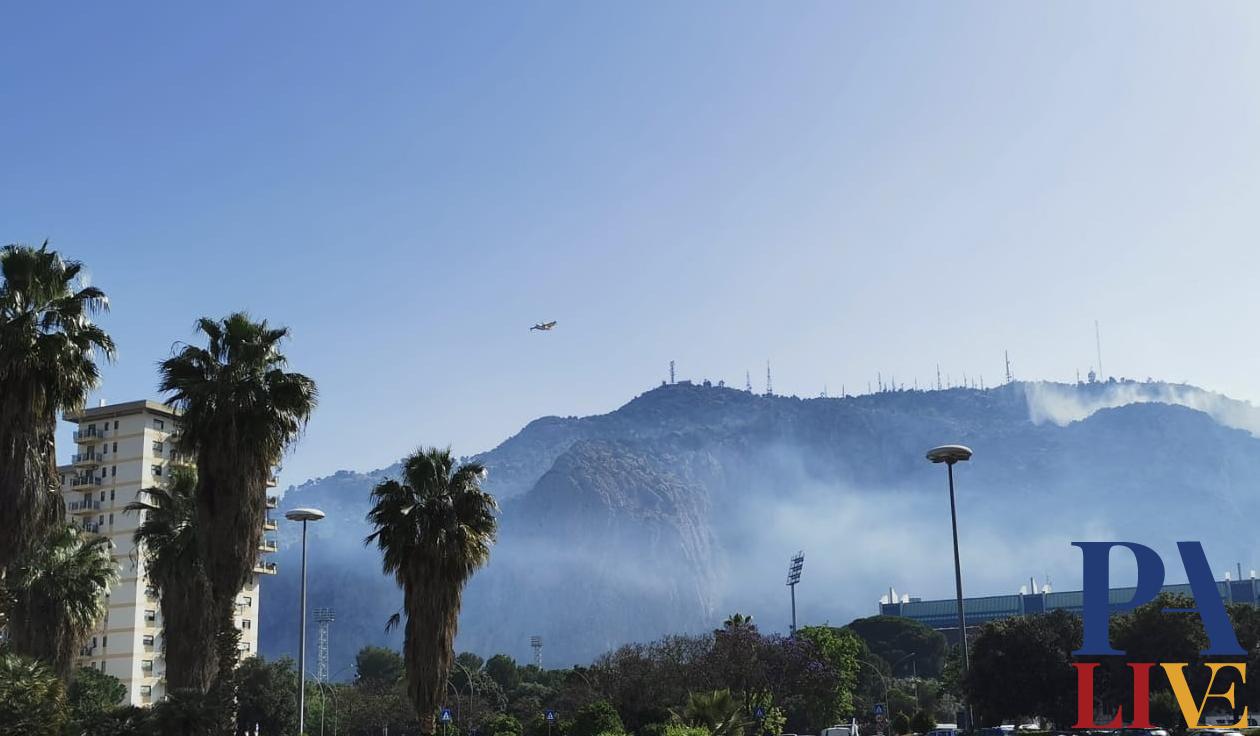 fiamme Monte Pellegrino