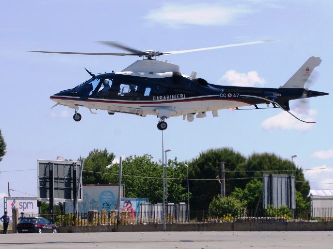 bimbo 3 anni elicottero