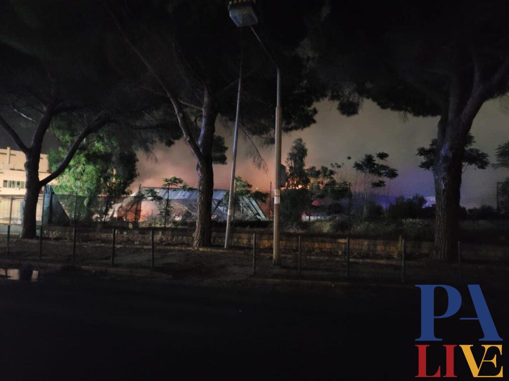 incendio via ugo la malfa capannone