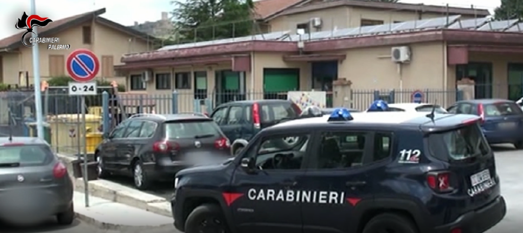 villafrati insegnante arresti domiciliari