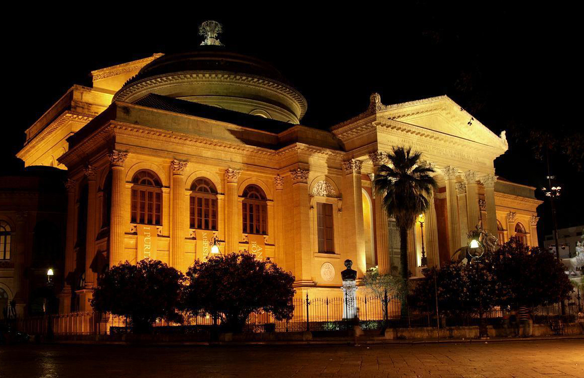 Teatro Massimo sera