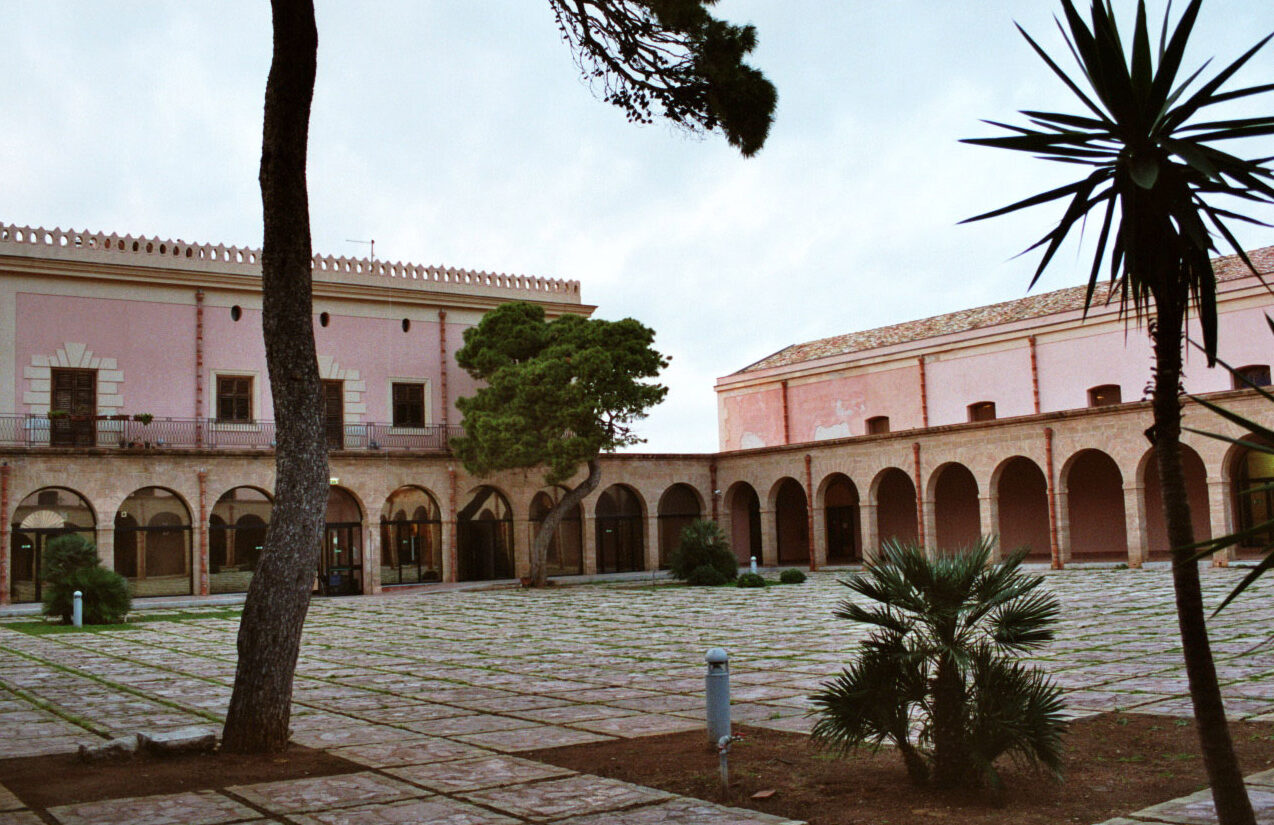 Terrasini-Palazzo-d'Aumale-bjs2007-04