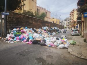 villagrazia cumuli rifiuti protesta
