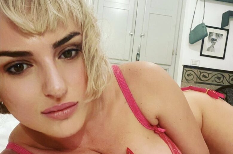 0EE180BD-604E-4DC8-85B1-8E3F816F8966