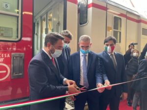 La consegna del treno Frecciabianca a Catania
