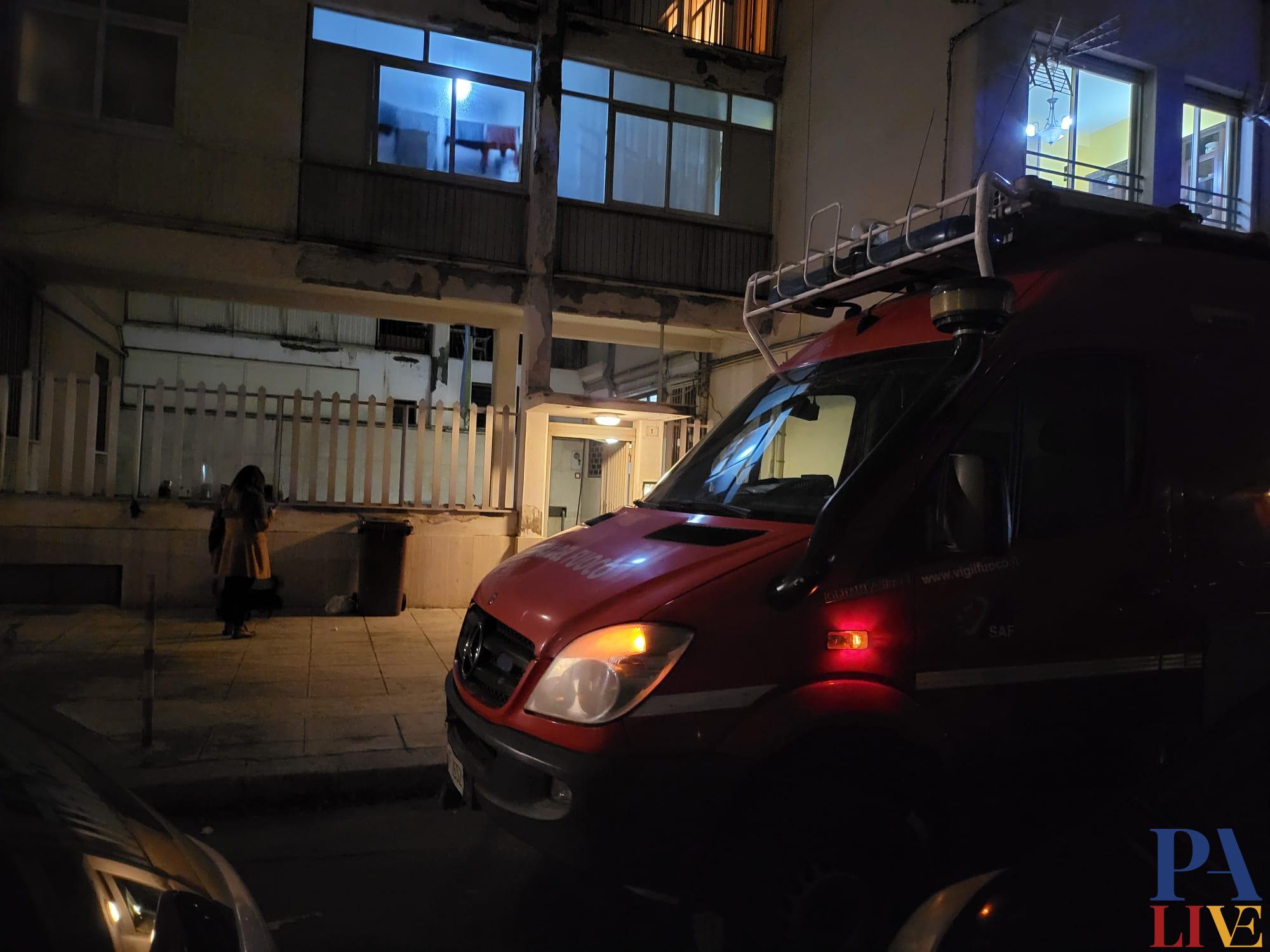uomo morto in casa in via paganini