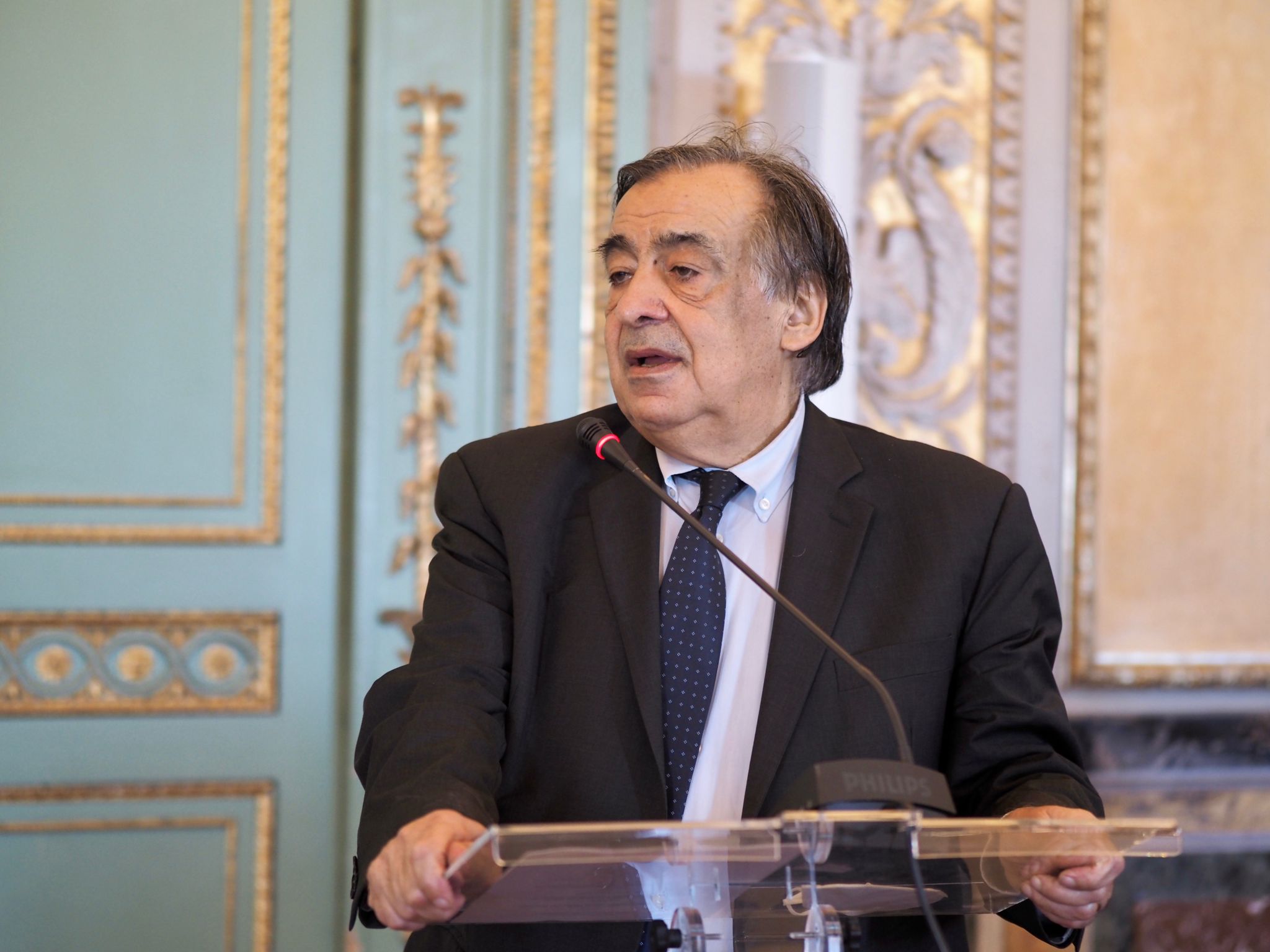 5670ECEC-C8FF-4629-984E-156C842F914B