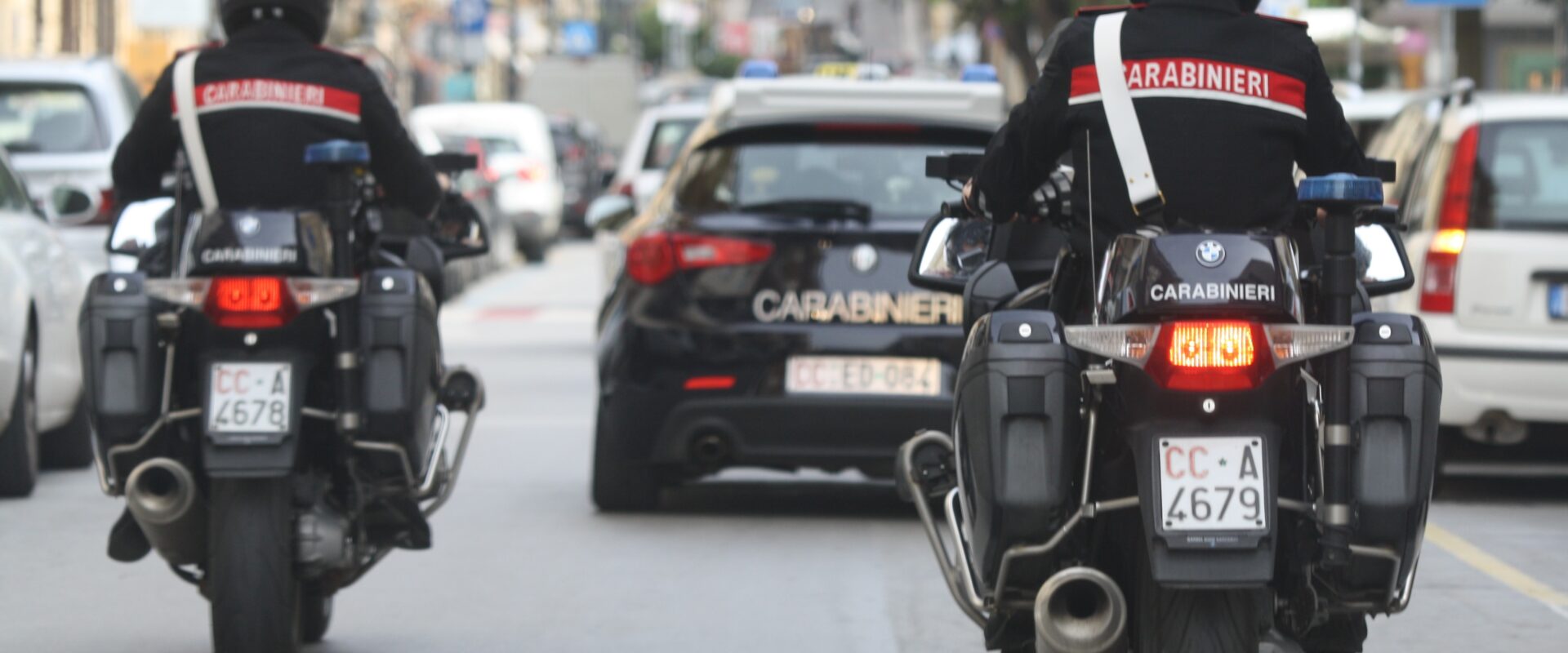 sorpresi dai carabinieri