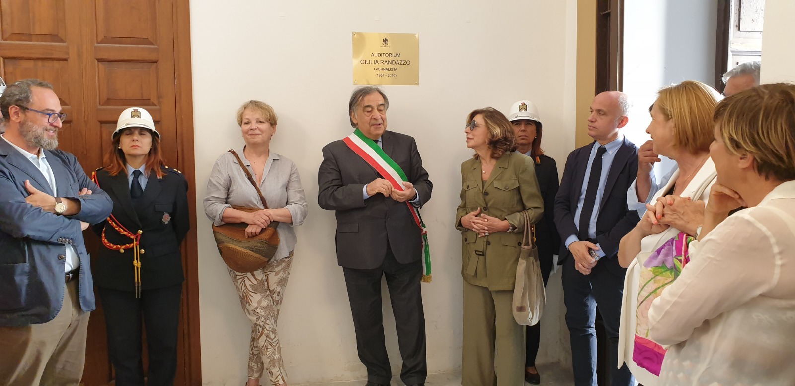 EB1B4054-A093-4BC4-9B66-7ECE2EF59300