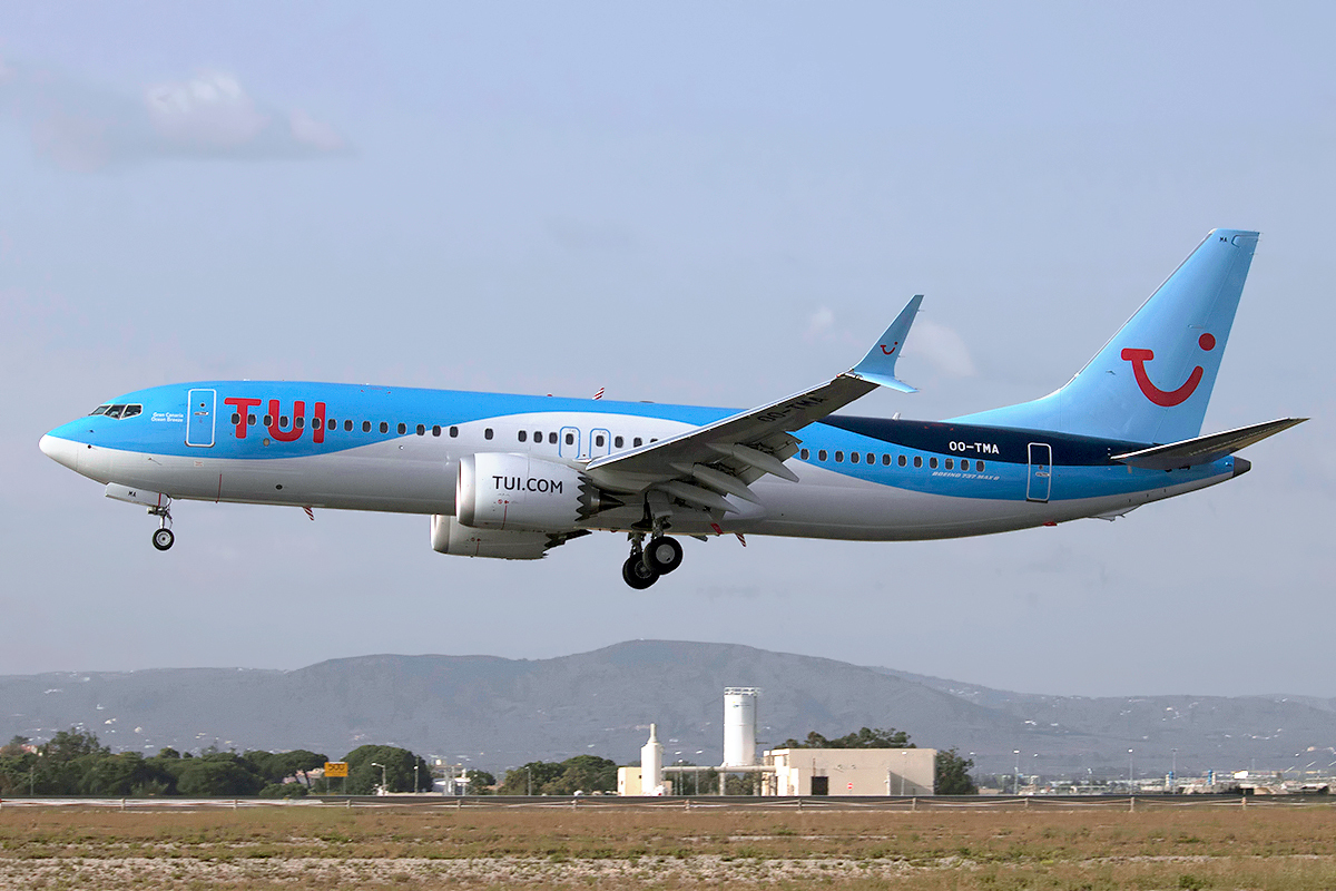TUI_Airlines_Belgium,_OO-TMA,_Boeing_737-8_MAX