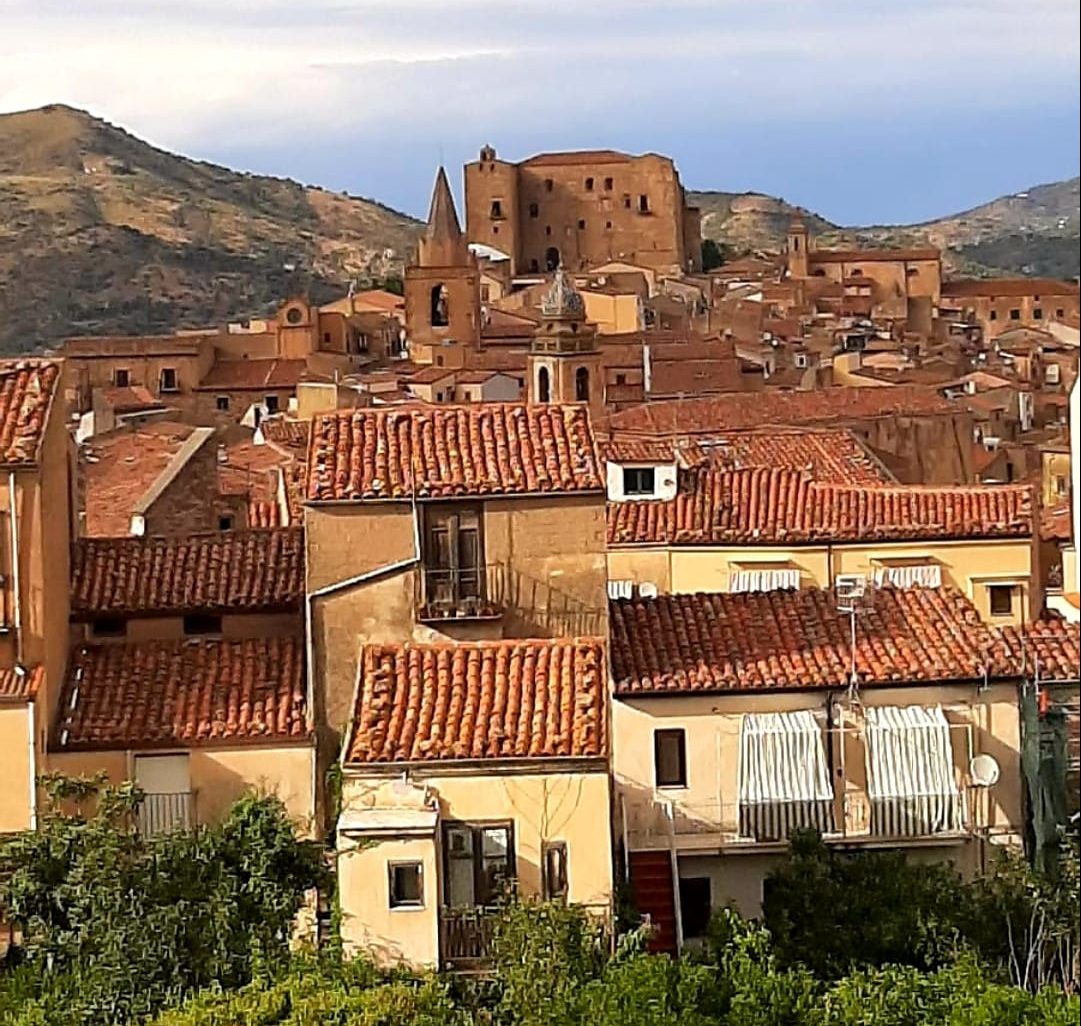 Veduta panoramica di Castelbuono