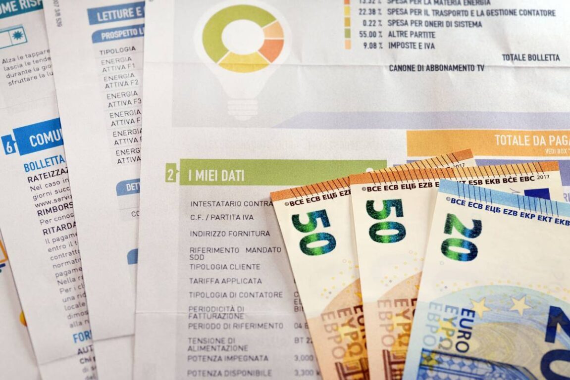 aumento-bollette-2021-elettricità-gas-quanto-si-paga-sconto-governo-1151x768