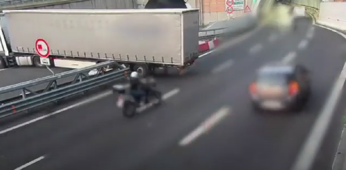 tir manovra autostrada