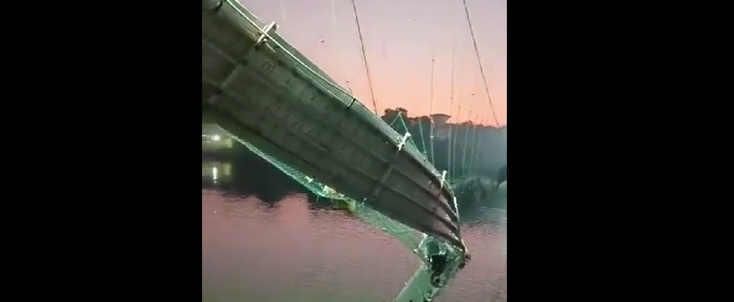 ponte crollato india