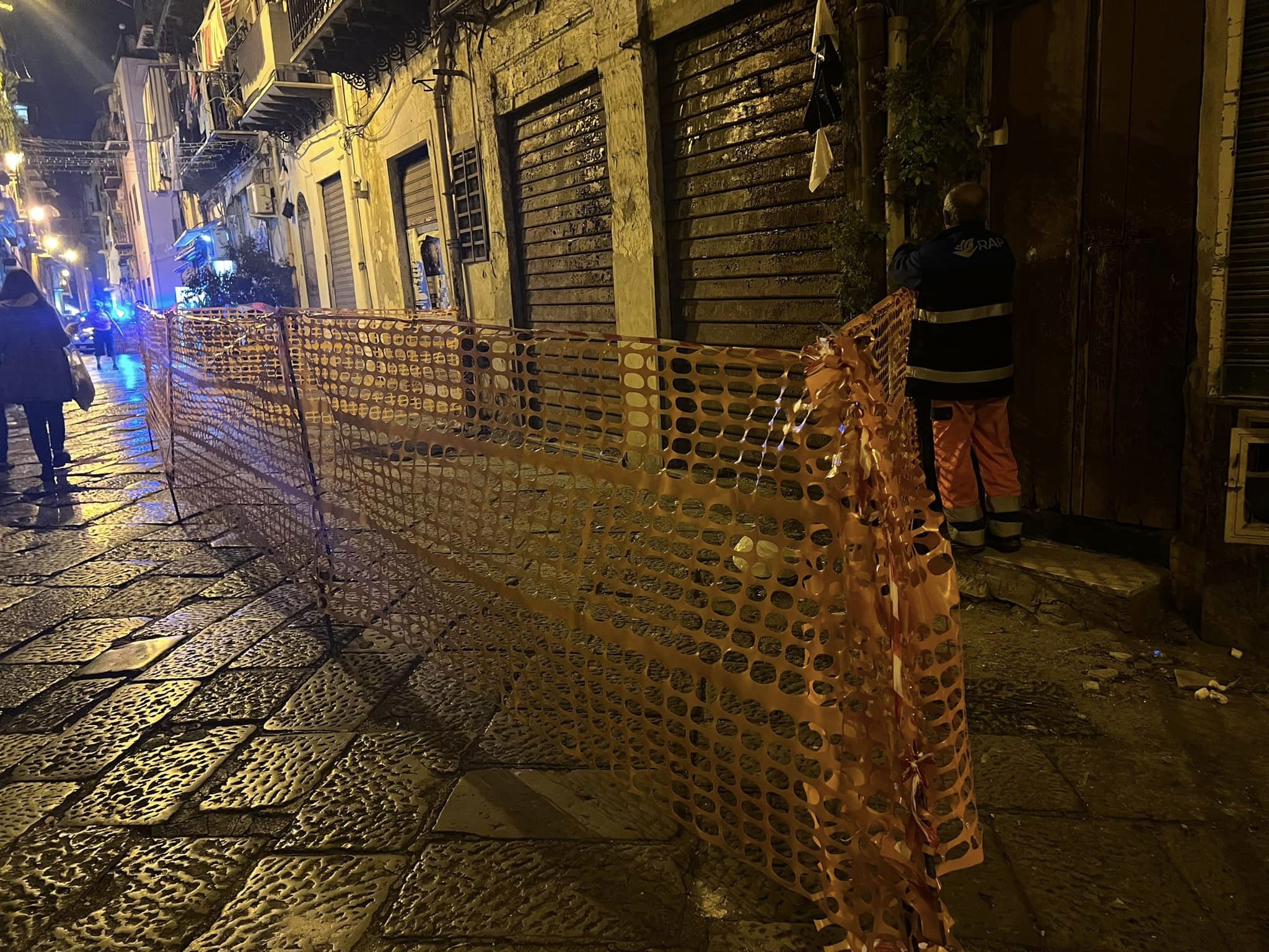 crolla cornicione palermo