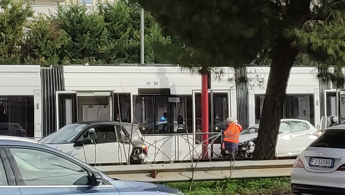 2AF4B6D9-DFCD-4B16-8F43-59EB888FDD10