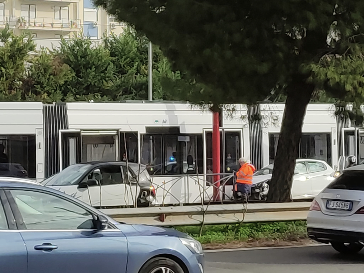 2AF4B6D9-DFCD-4B16-8F43-59EB888FDD10