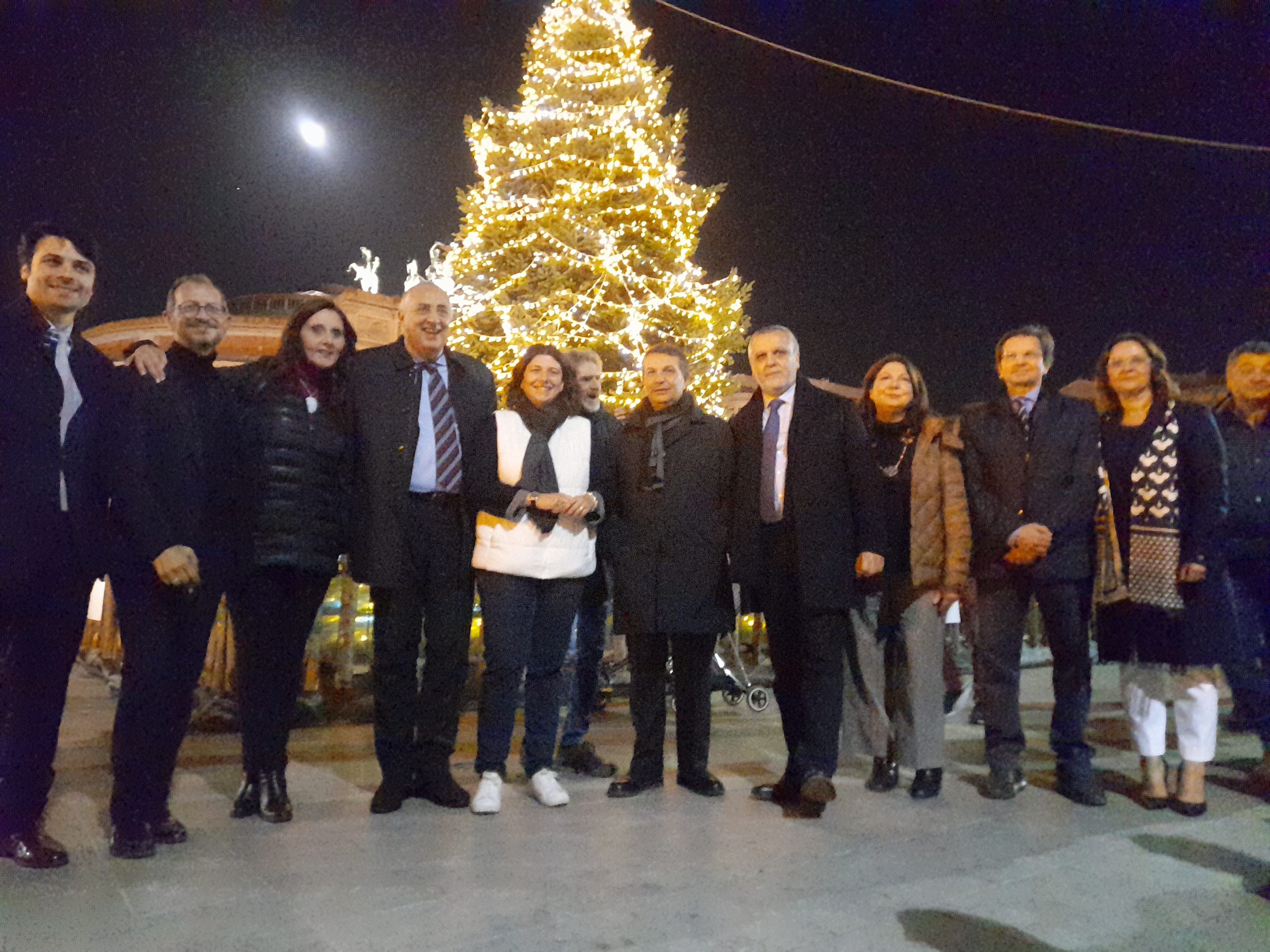 albero di Natale in piazza Politeama