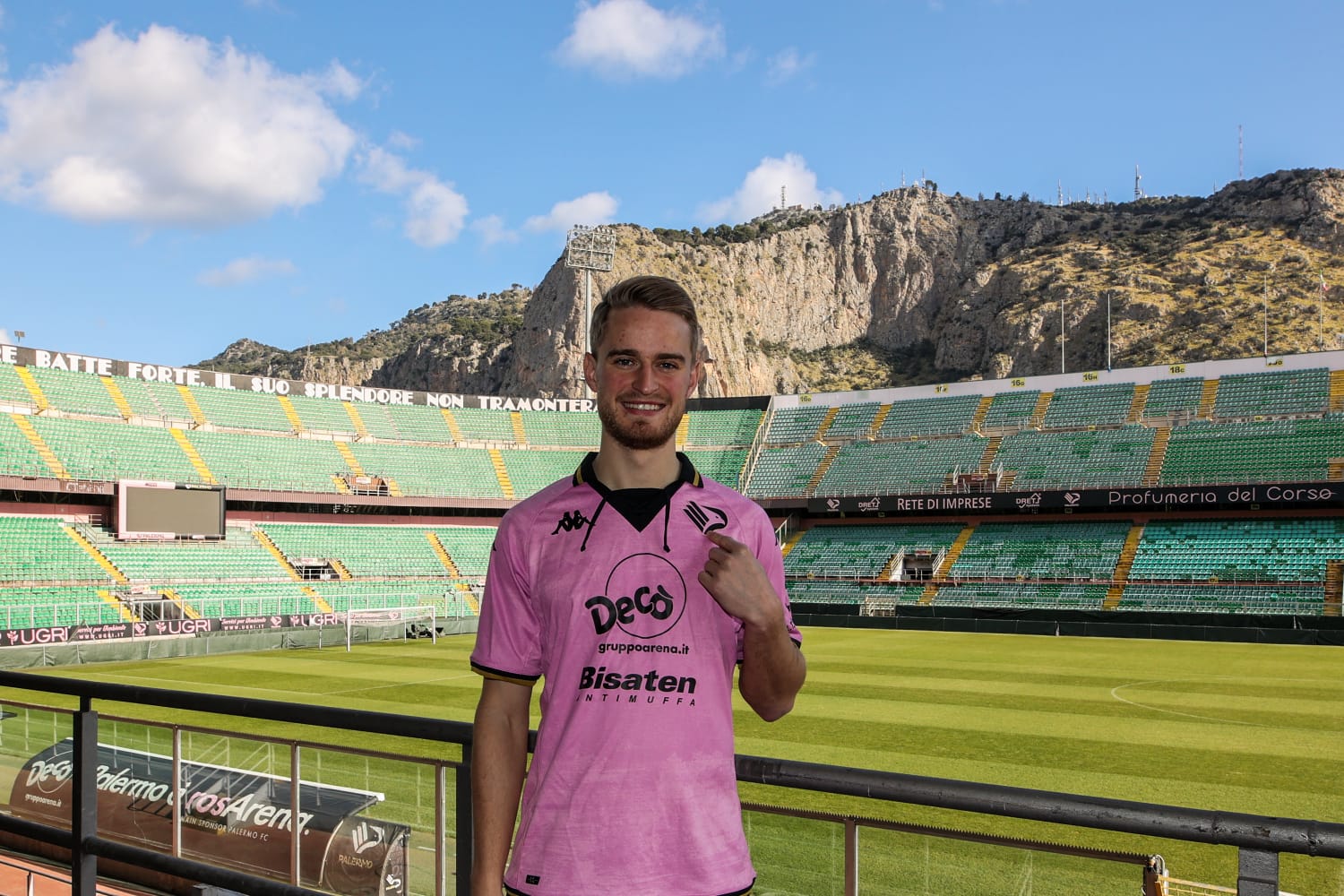 0340EF5E-19FF-4814-AEF3-3D4773843667