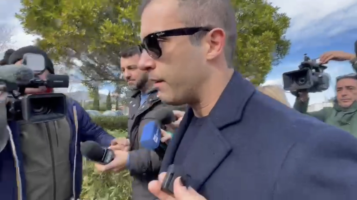 F4CECAE0-2BA1-4CEF-B352-81ED18C0360B