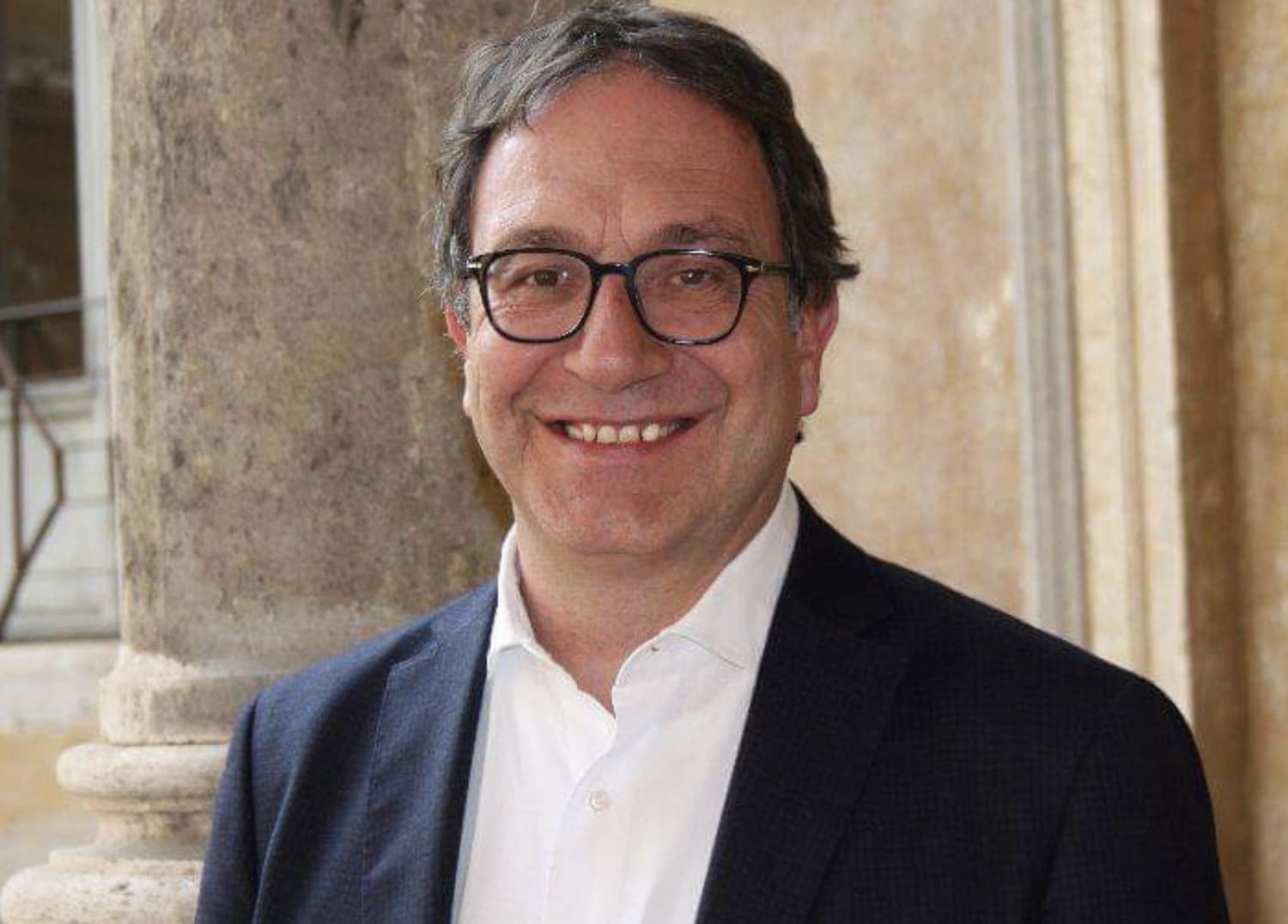 0D3A5657-7EDD-4A49-97BF-356A2F8ED591