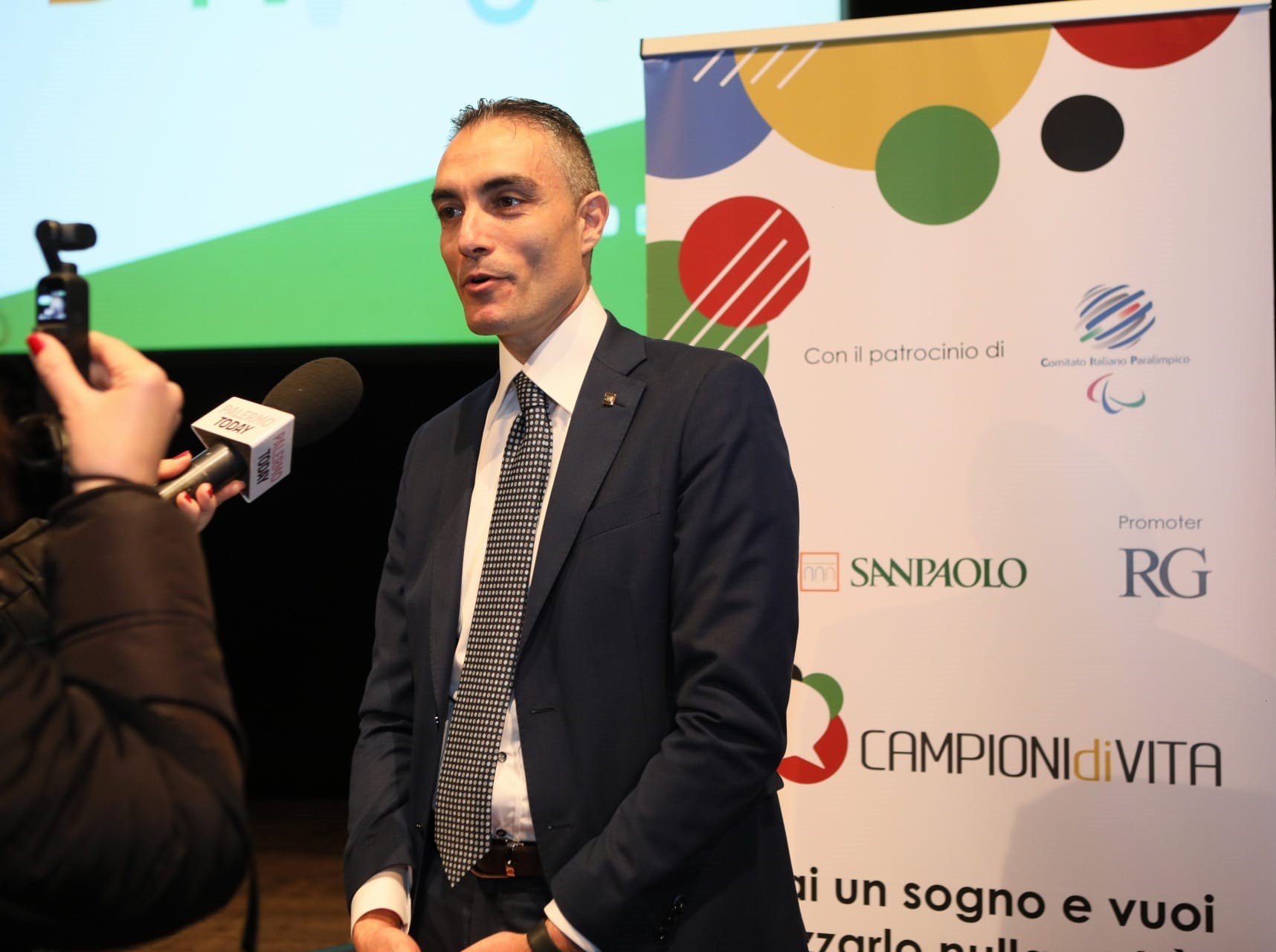 93F58768-7DBE-4993-82F7-709B97790743