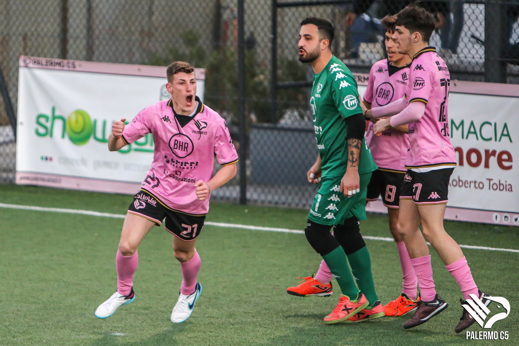 F84B5A5B-4256-46C1-BFFD-73873476BE83