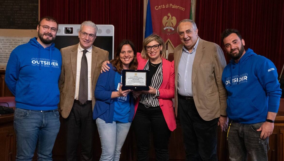 photo_5791944419098868307_y