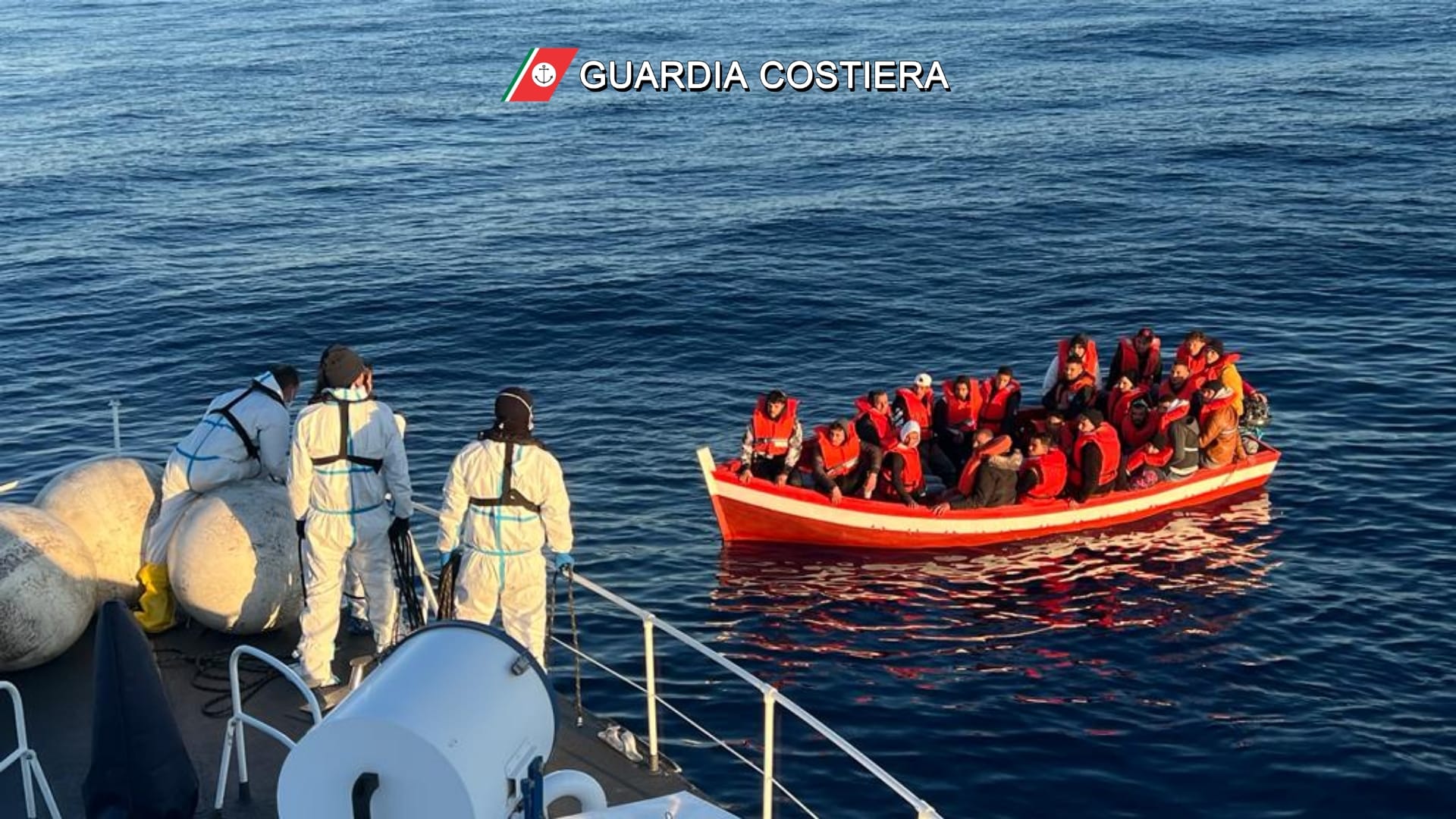 Lampedusa migranti 01