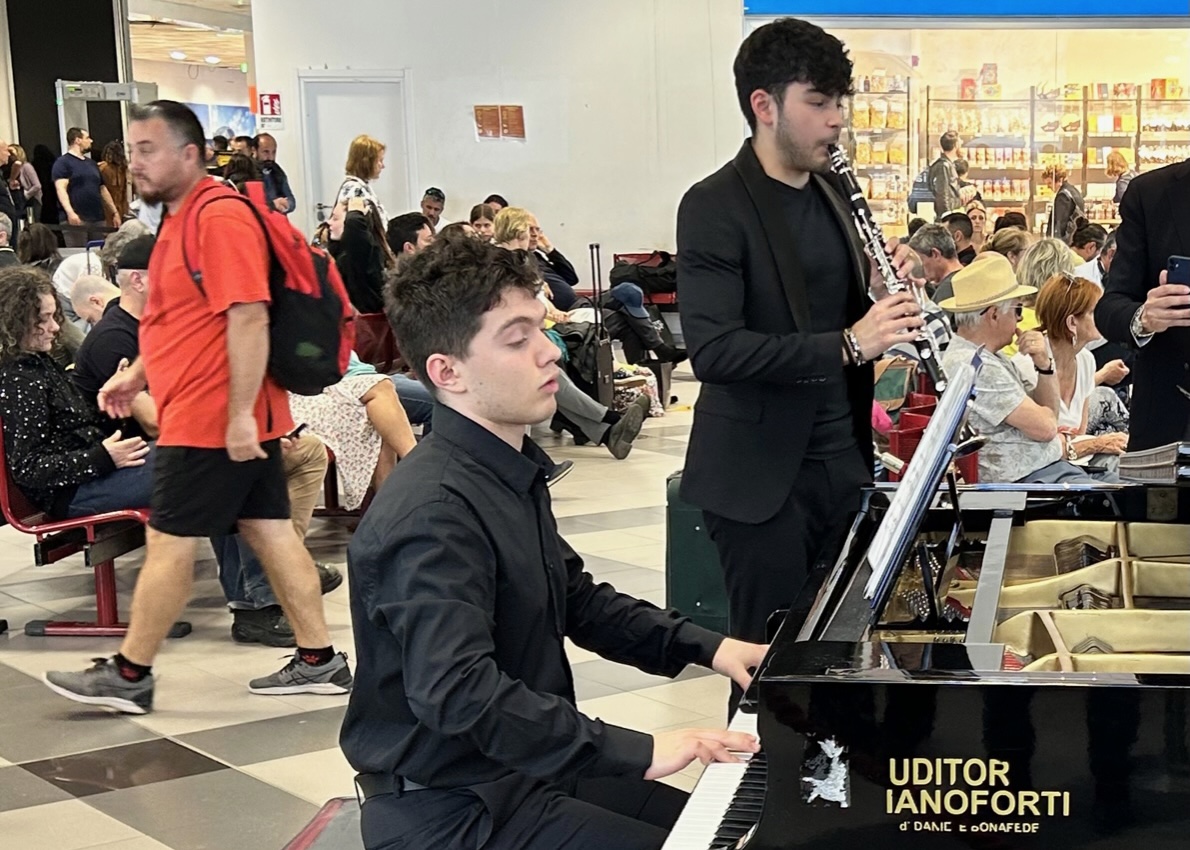 AF01A8E3-9500-454E-808C-3F8D96B27AAF