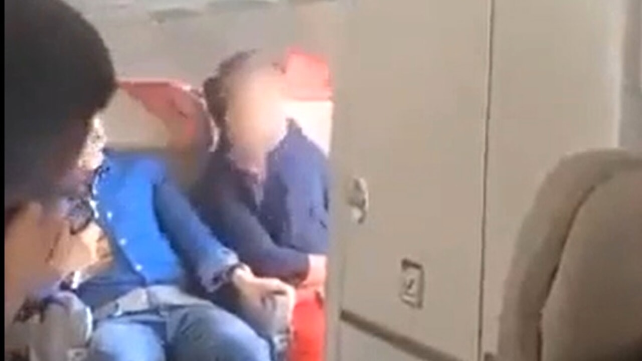 apre portellone aereo corea