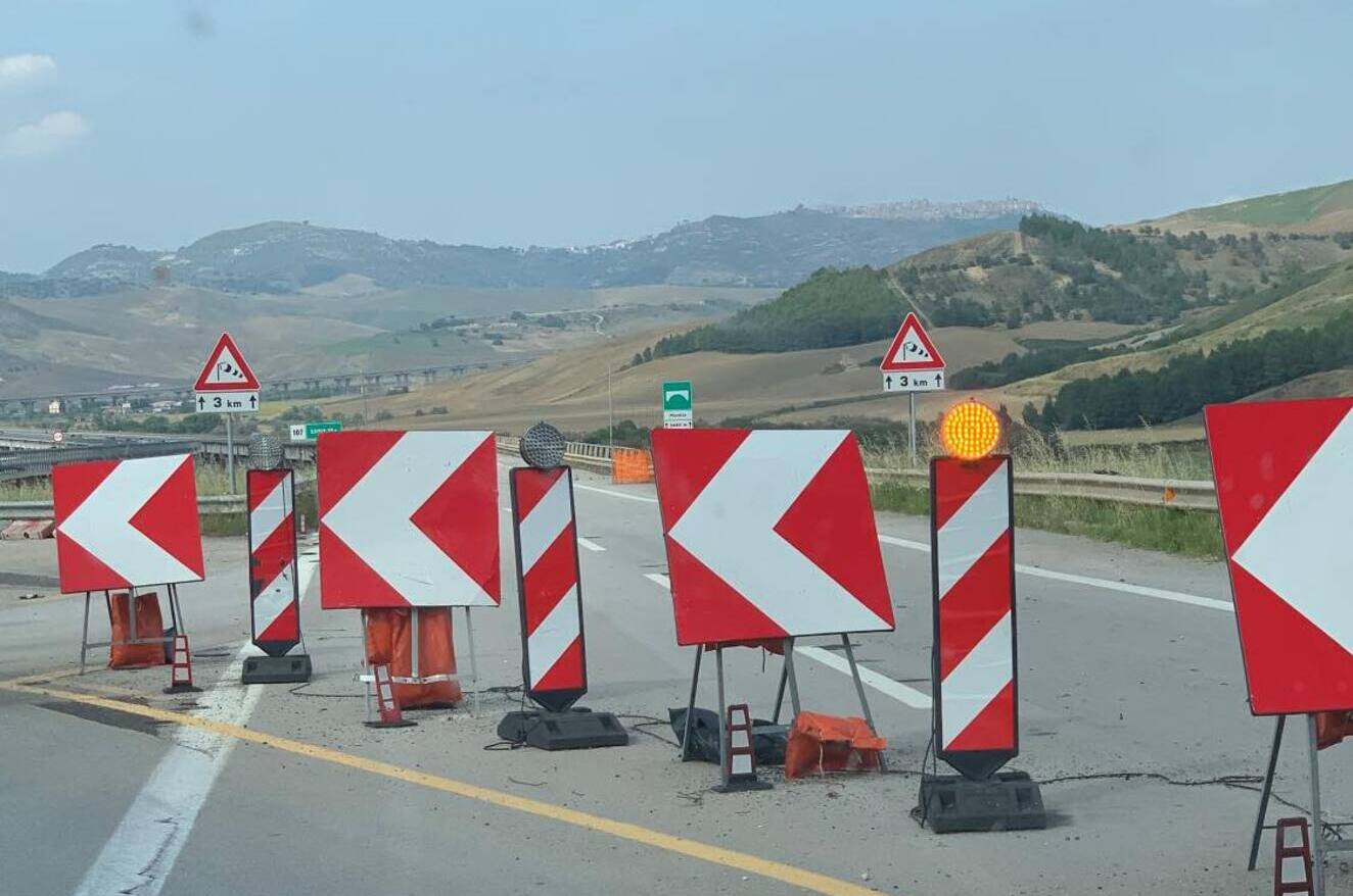 1685998011-0-ficarra-e-picone-amara-ironia-sui-lavori-sulla-palermo-catania (1)