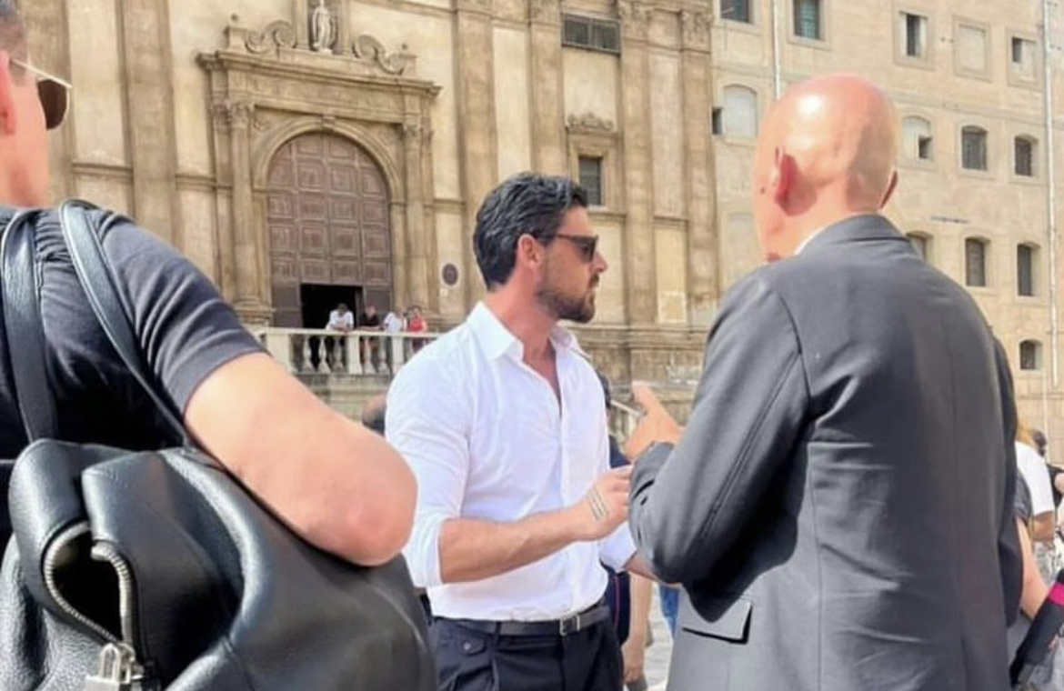 7DE55B70-16D1-49C1-AC50-18B34F947D4B