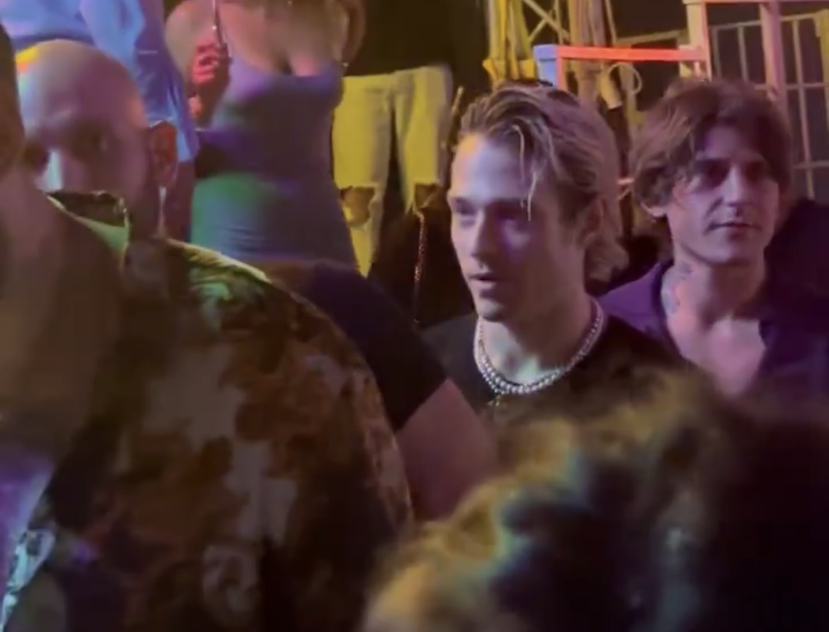 C441A6D8-22FC-47C2-9773-63111784526B