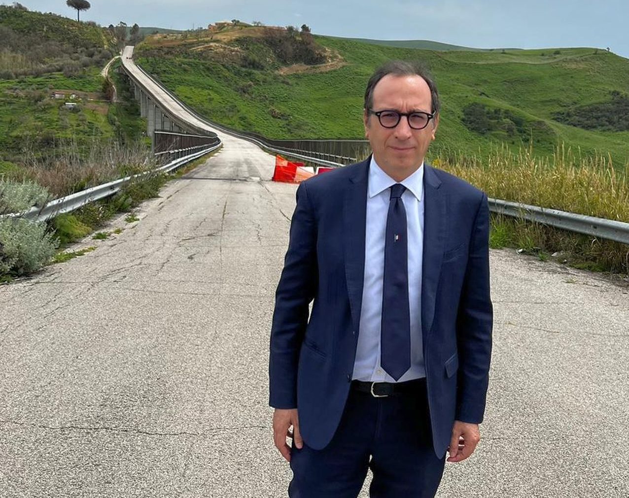 Un sopralluogo di Alessandro Aricò nel ponte di Blufi