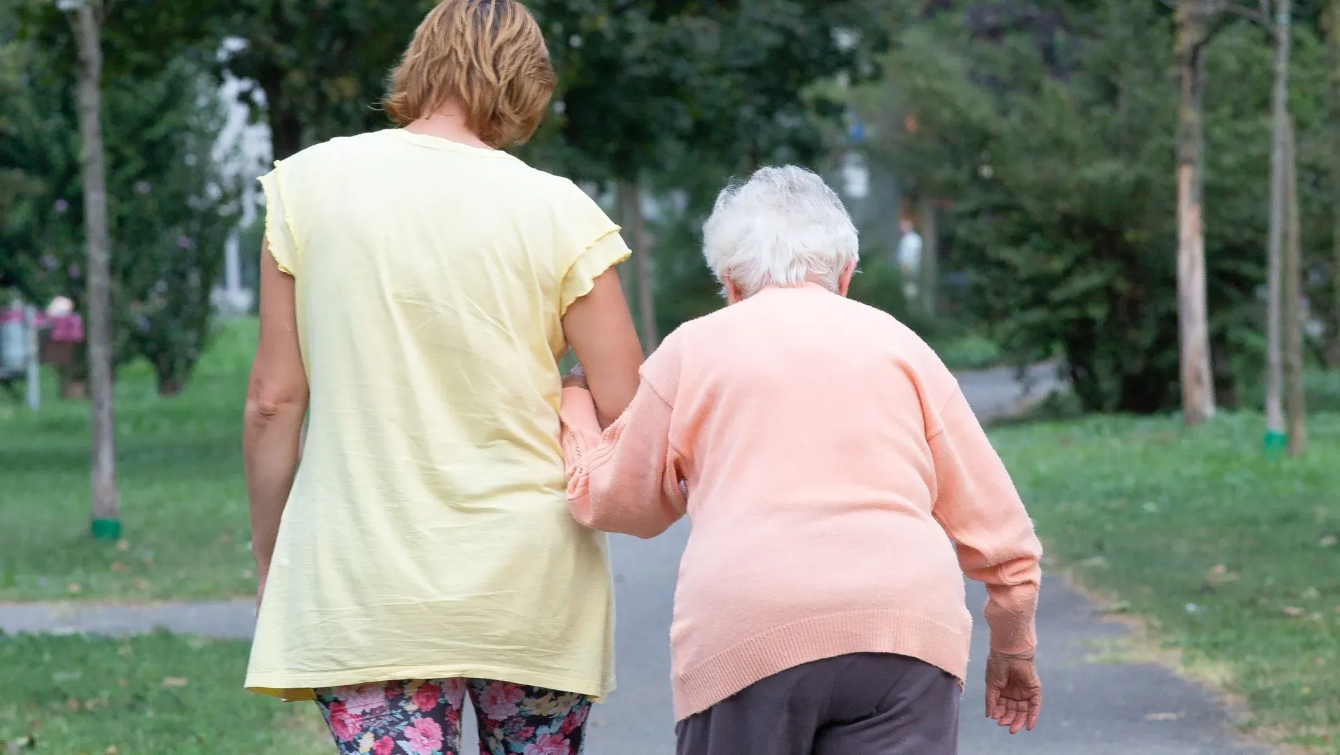 badanti-costi-eccessivi-per-6-famiglie-su-dieci-20mila-euro_kodDuAI_original