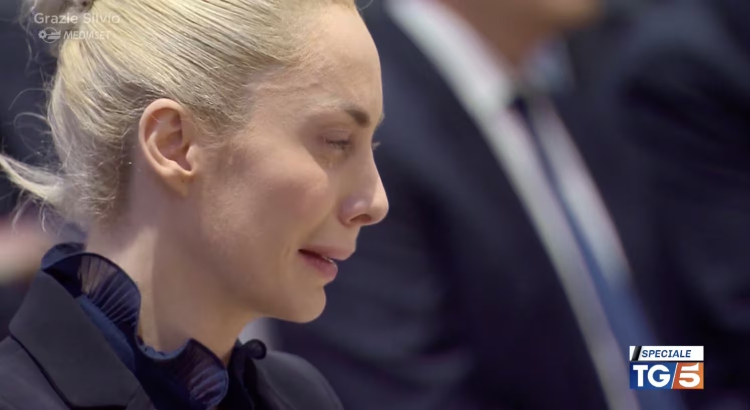 cbf3a6ff-7d2d-409b-95e8-28ed00285333