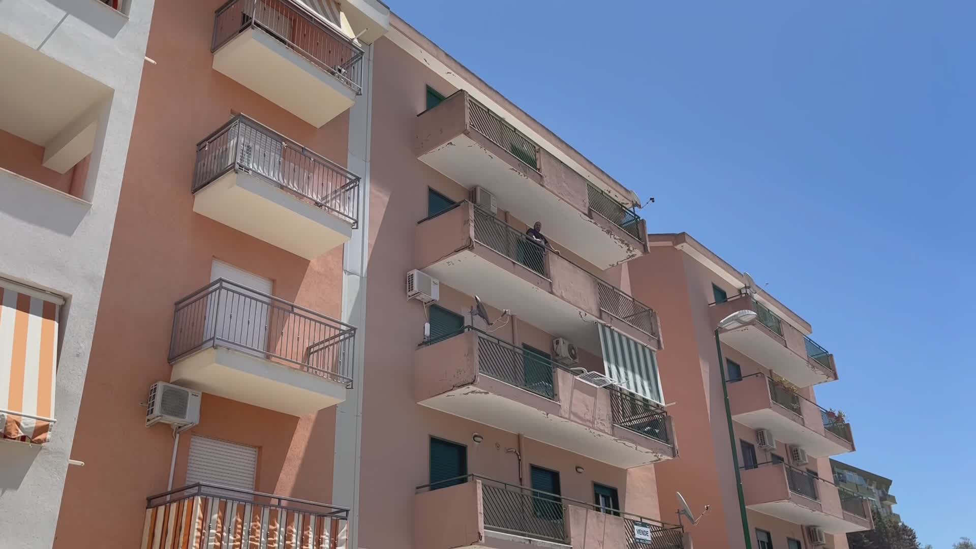 20663_UCCIDE-LA-MOGLIE-E-SI-IMPICCA_1688647887