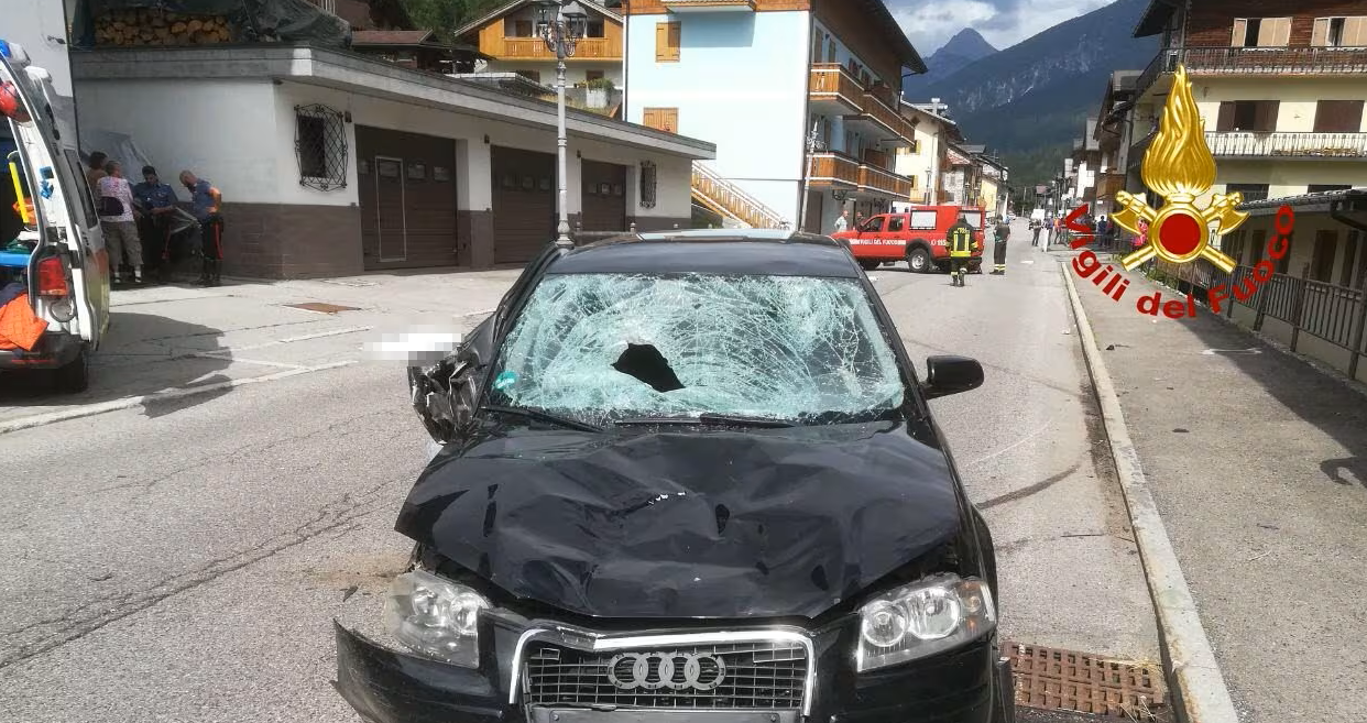 auto travolge famiglia