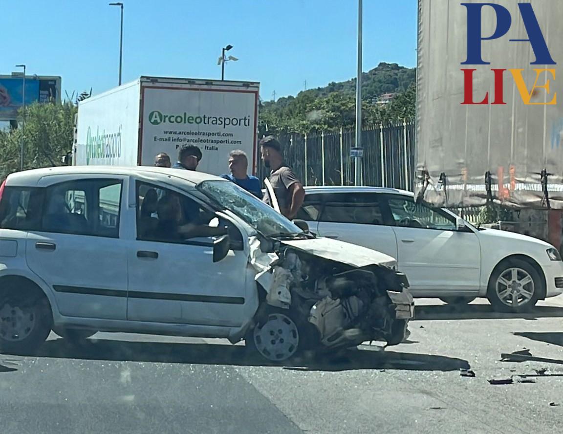 incidente viale regione palermo