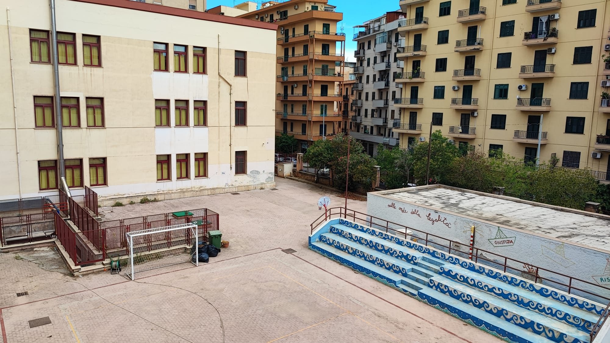 5DB12EB2-8572-45F1-8144-8754012A4C33