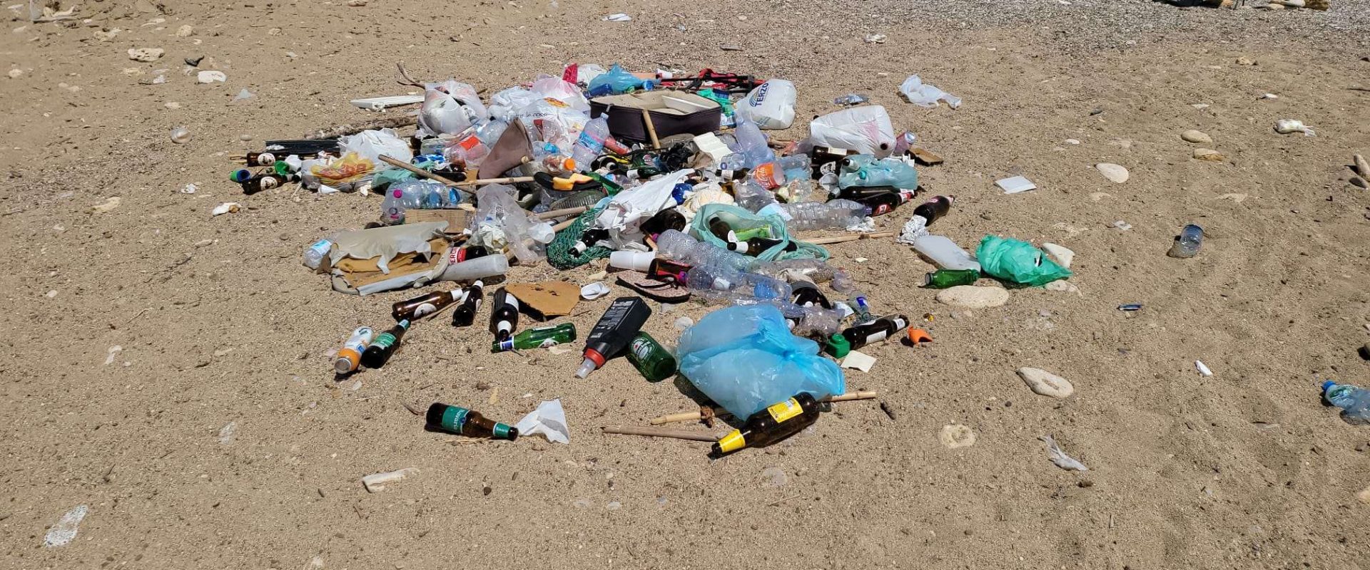 spiaggia Romagnolo rifiuti