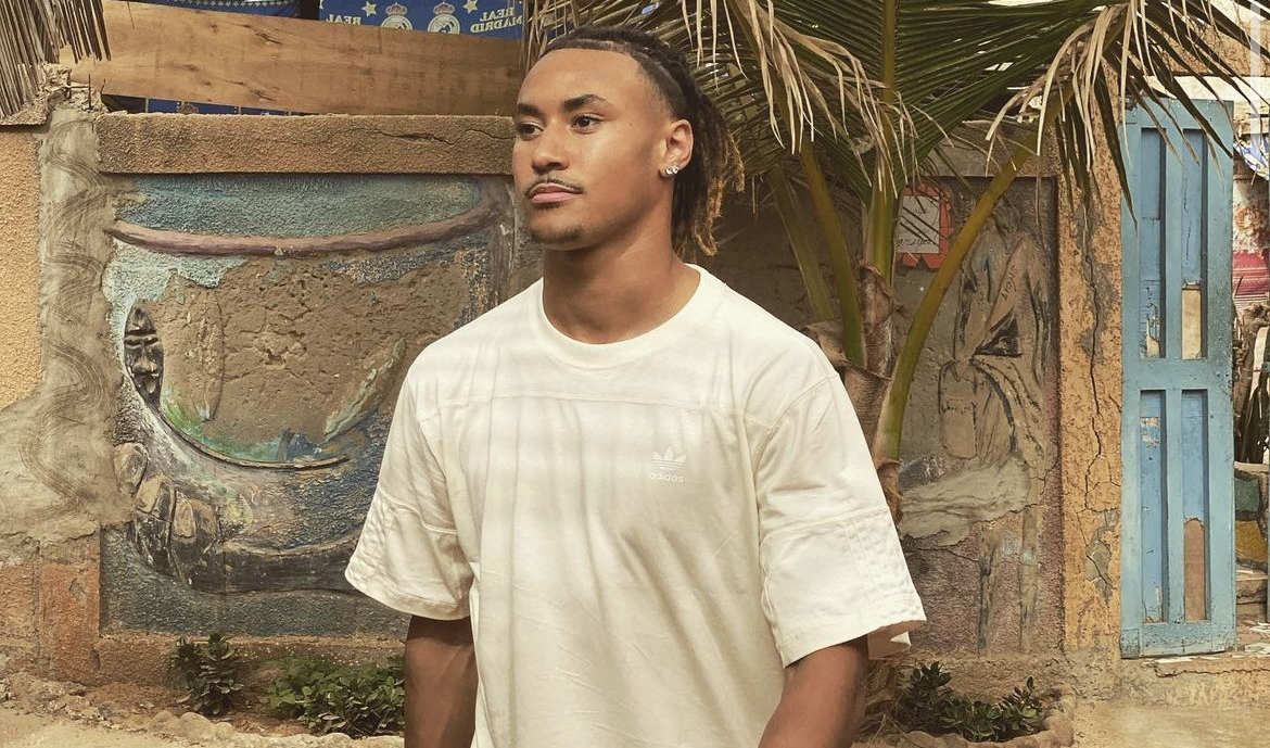 8B3B105F-3381-4712-9E60-338D74A81F16