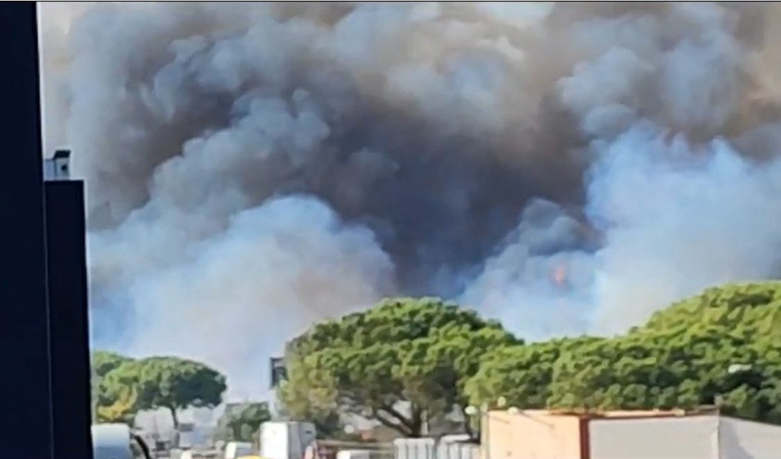 incendio fiera